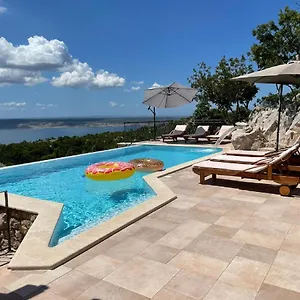 https://villa-ivana-stari-grad.hotelinzadar.com